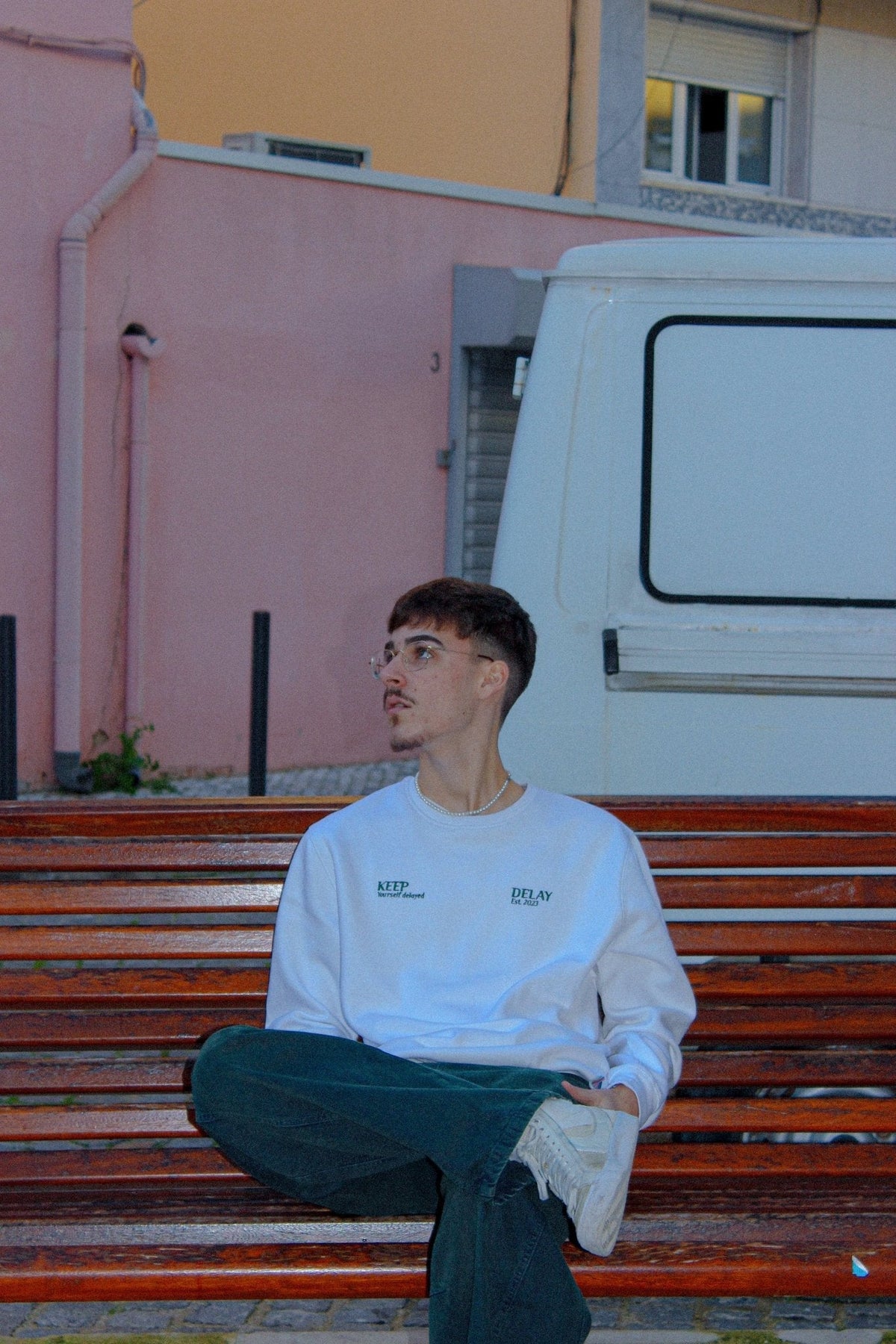DELAY WHITE CREWNECK - Delaystudios