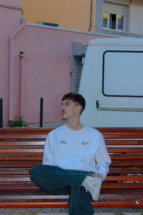 DELAY WHITE CREWNECK - Delaystudios